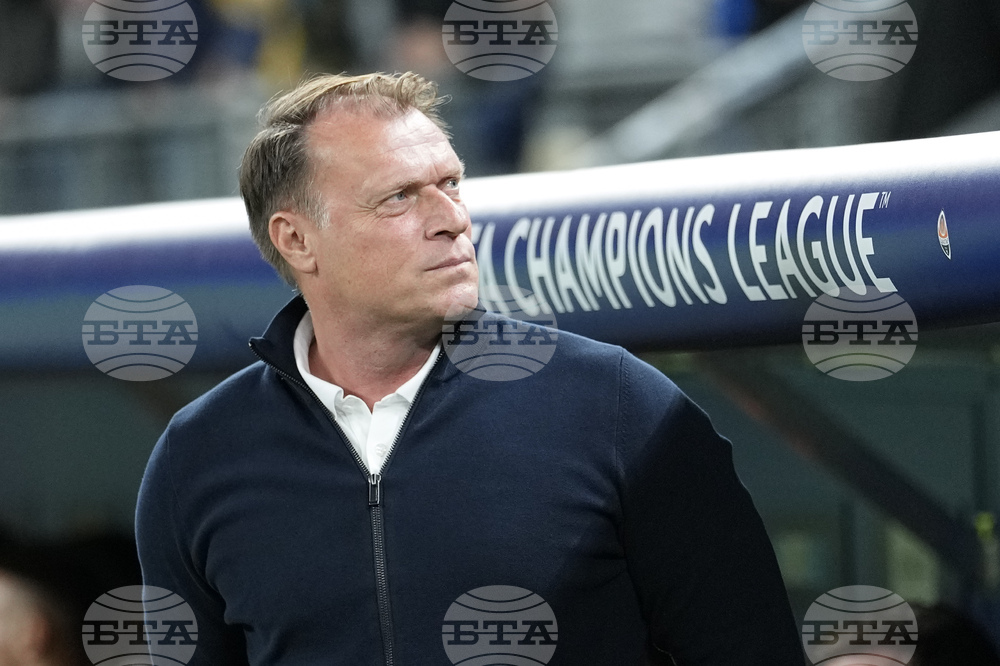 Шахтьор Донецк се раздели с нидерландския си треньор, Дарио Сърна поема временно отбора