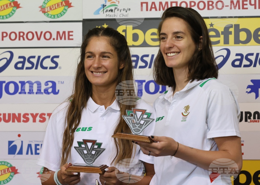 Стефани Стоева и Габриела Стоева ще започнат с двубой срещу японки на турнир по бадминтон в Дания