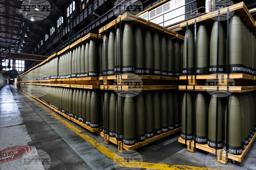 Първият самолет с американски боеприпаси е кацнал в Израел, съобщиха израелските въоръжени сили