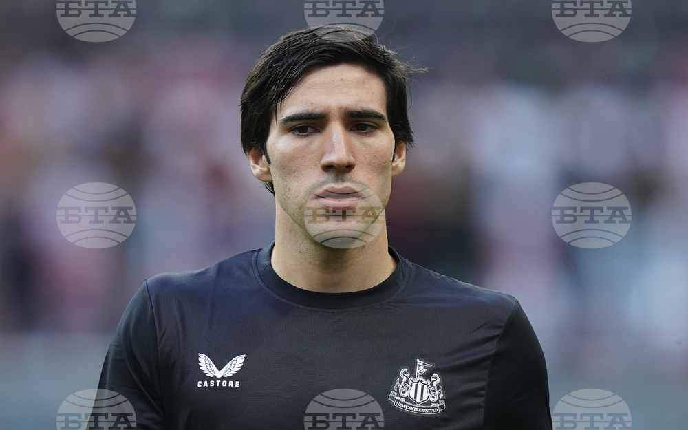 Италианските национали Николо Дзаниоло и Сандро Тонали се защитиха от обвиненията, че са участвали в залози