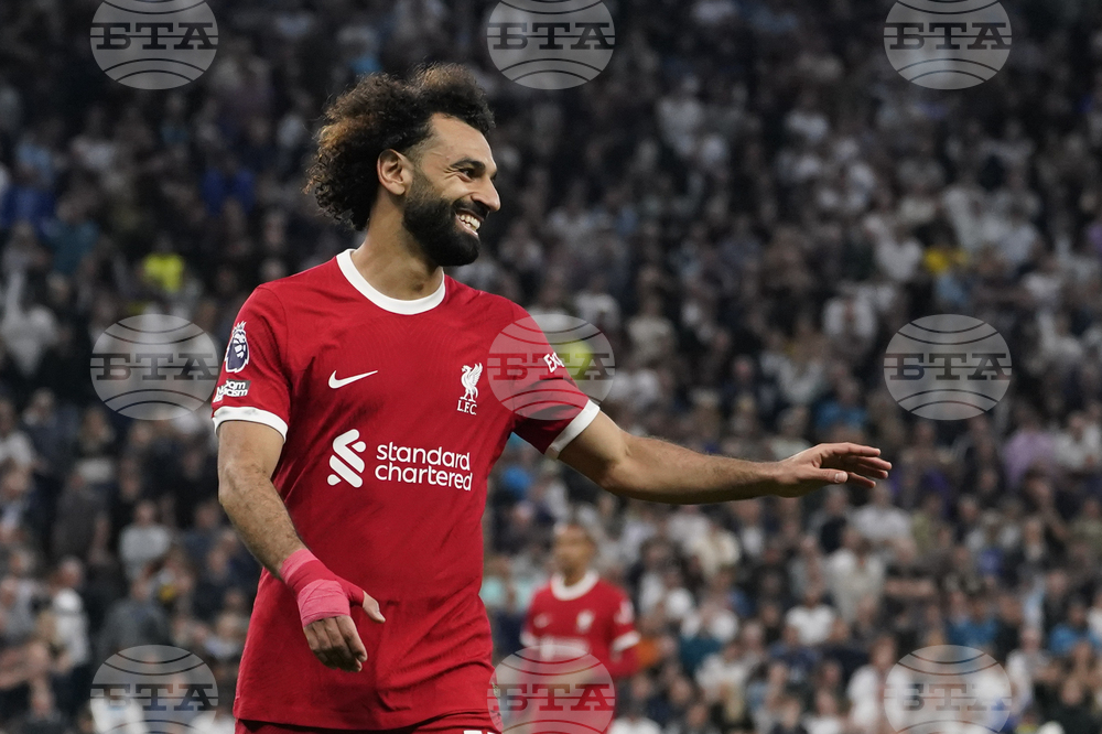 Хората смятат, че Мохамед Салах може да реши проблемите им, разказва охранителят на футболиста на Ливърпул