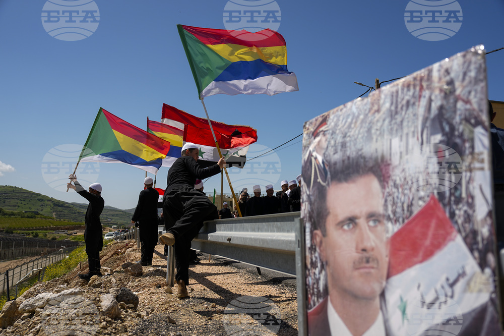 Израелските въоръжени сили заявиха, че са отвърнали на огъня, след като сирийски снаряди паднали на израелска територия