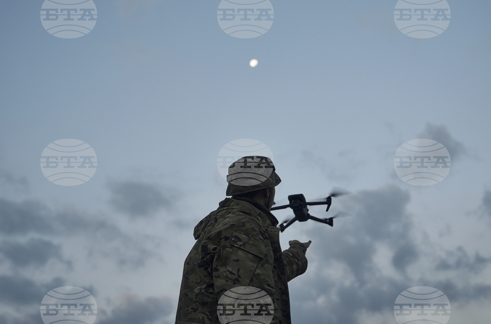 Украйна е свалила 28 руски дрона през нощта и предотвратила опит за проникване на руски саботьори, съобщиха украинските военни