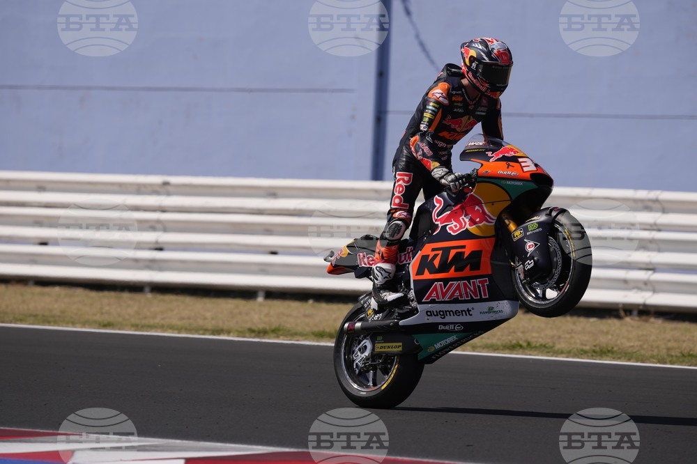 Испанецът Педро Акоста триумфира в Гран при на Индонезия и се доближи до титлата в Мoto2