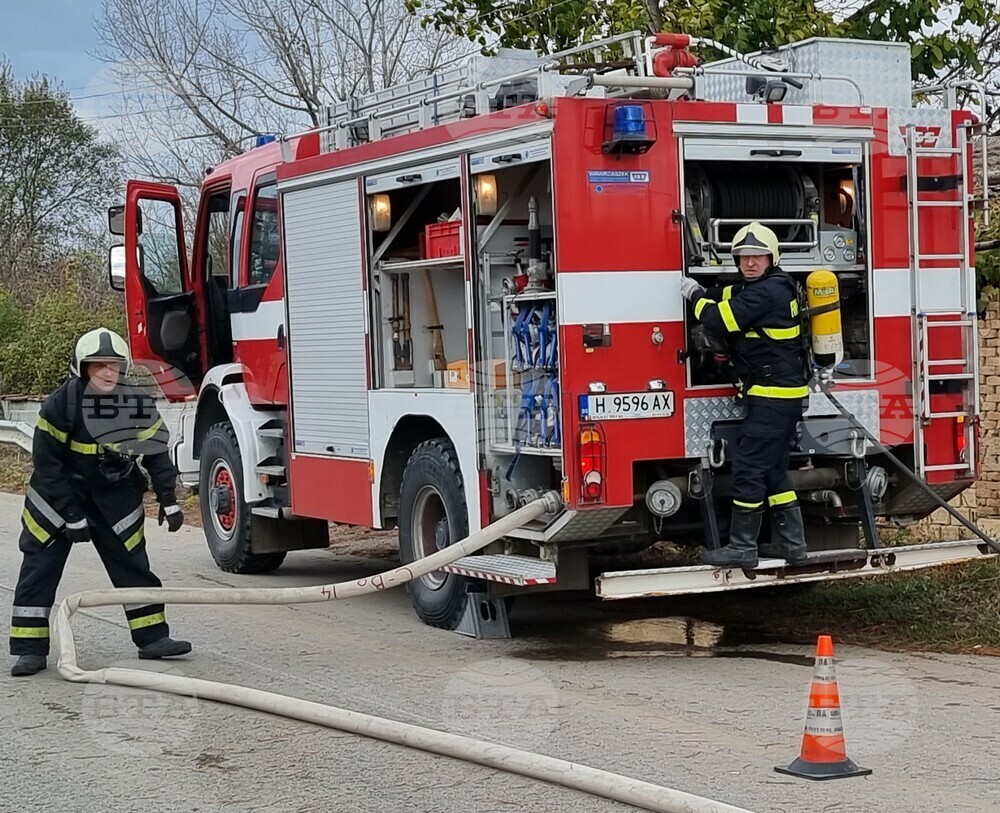 Общо 151 пожара са загасени в страната през изминалото денонощие, един човек е пострадал