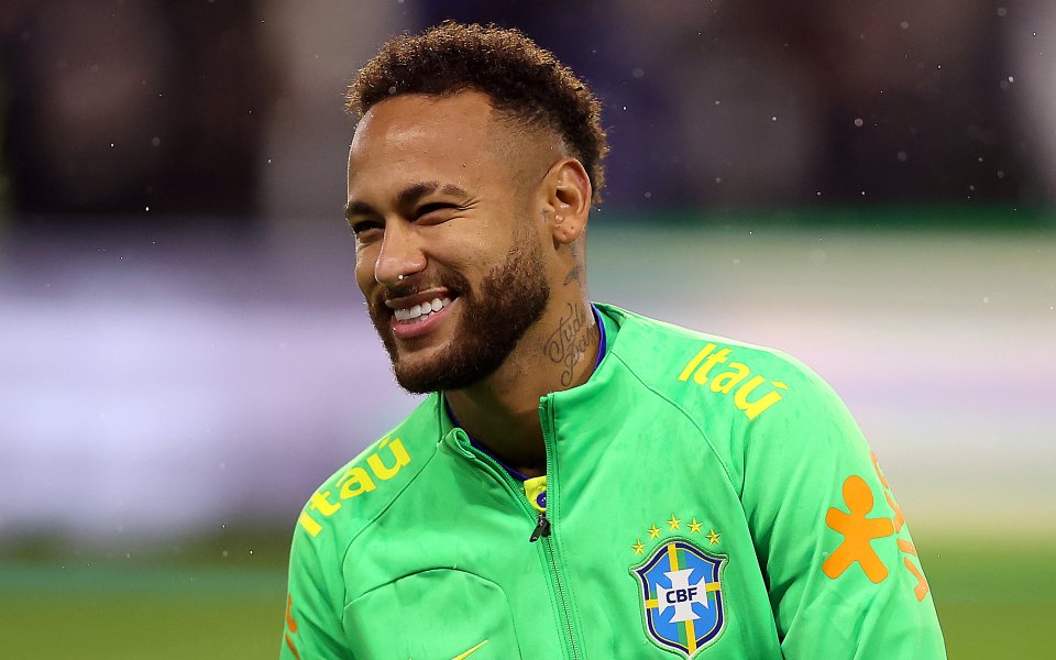 Неймар претърпя успешна операция, очаква се да бъде извън игра до края на сезона