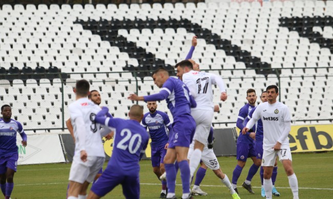 Славия победи с 1:0 Етър