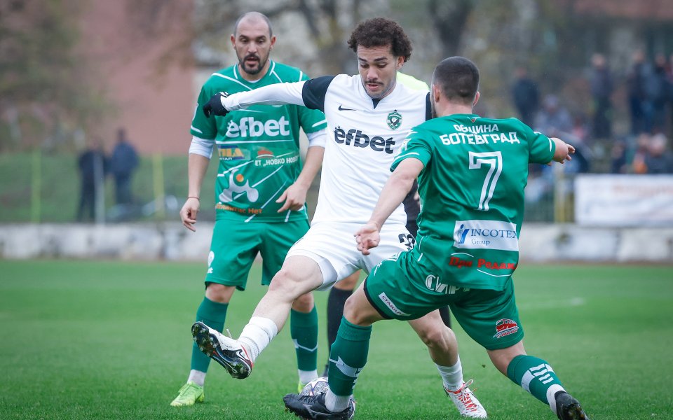 Лудогорец се класира за Купата на България, побеждавайки с 4:0 третодивизионния Балкан 