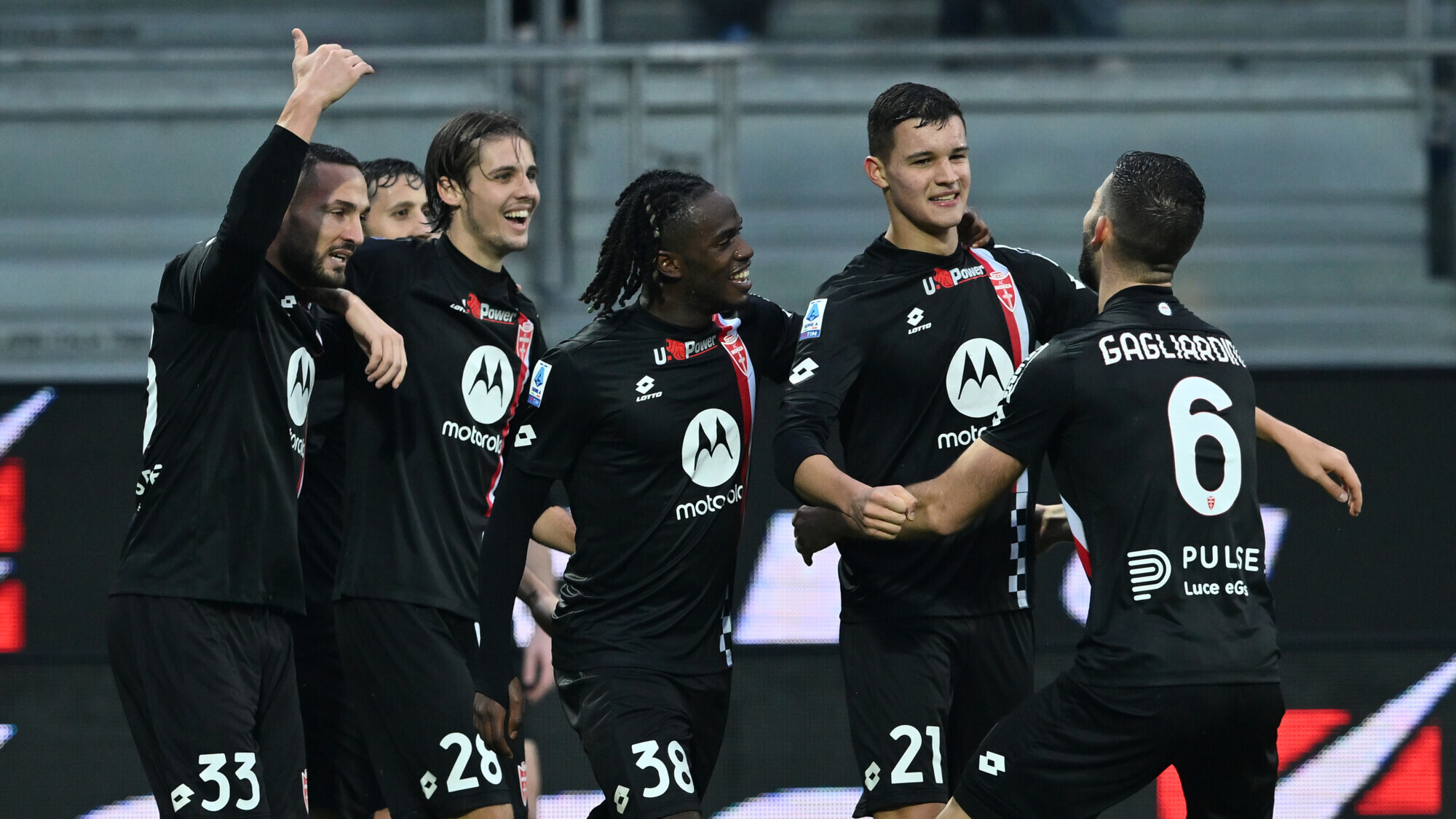 Монца с важна победа над Фрозиноне