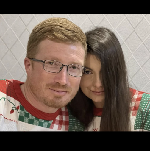 Изписаха бебето на Яни от „Фермата“, пременено в народна носия! (СНИМКА)