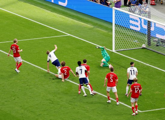 След най-голямата скука англичаните направиха 1:1 с Дания