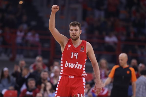 В Италия: Везенков се връща в Европа