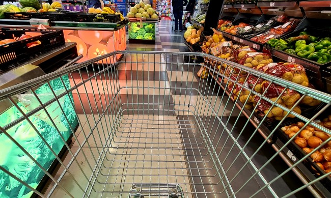 Поскъпват основни хранителни стоки, зеленчуци и плодове на борсите