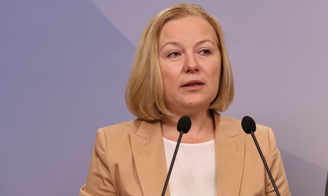 Йорданова: ГЕРБ счупиха работещ кабинет, нямат формула