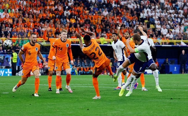Дори английски легенди втрещени от дузпата срещу Нидерландия