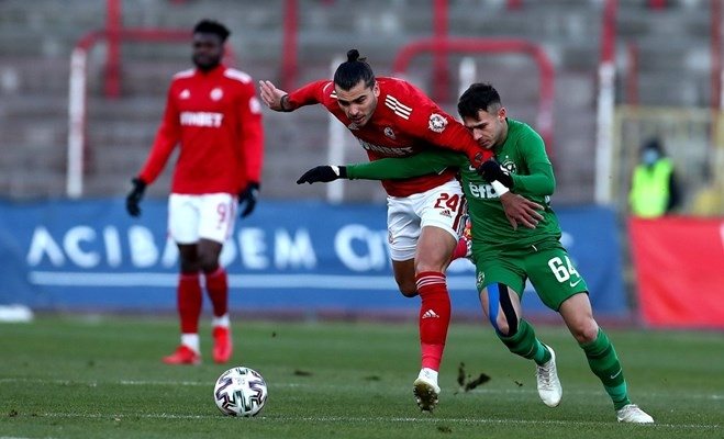 Преместиха мачовете от първите два кръга в първенството за по-късен час заради жегите