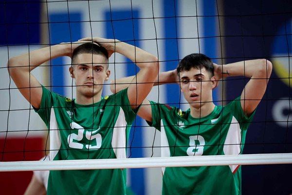 България е опряна до стената на домашното европейско за момчета под 18 г.