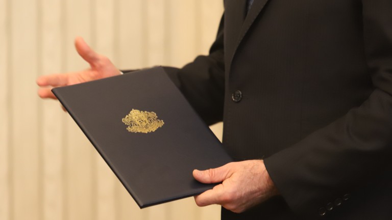 Радев дава и си взима втория мандат в понеделник