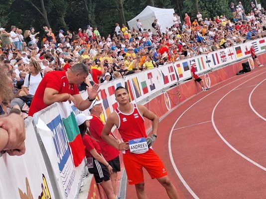 България с пълен комплект медали в атлетиката, Димо Андреев втори на чук