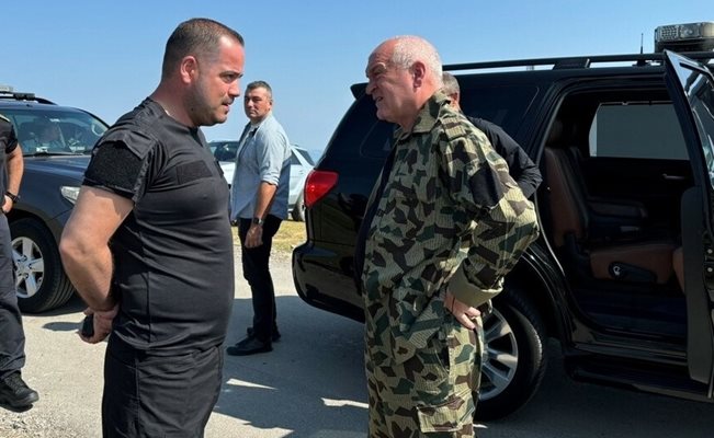 Главчев: Алпинисти ще се включат в гасенето на пожара в Беклемето (Видео)