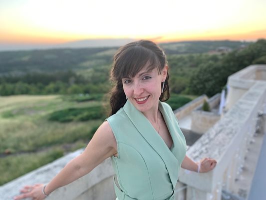 Цвета трябваше да е гинеколог, но от 24 месеца е неподвижна, блъсната на пешеходна пътека