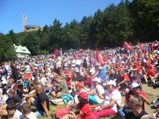 Левите сили обявиха от Бузлуджа, че са заедно и се готвят за скок (Обзор, снимки)