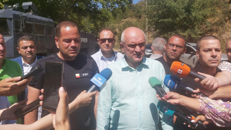 Френски самолети помагат за гасенето на пожара по границата с Гърция