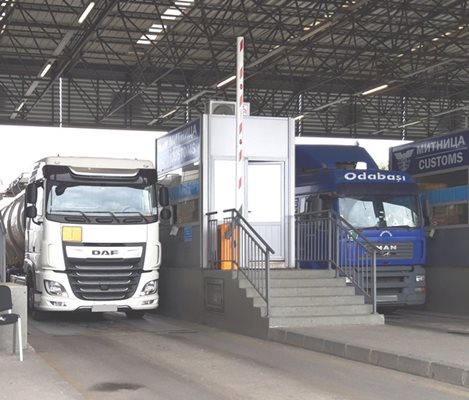 Семейство от София глобено за шофиране без винетка в ден, когато не е пътувало