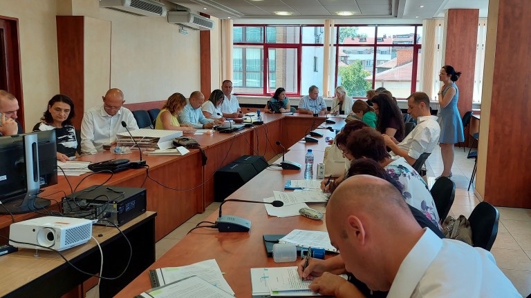 Виолета Коритарова подписа споразумения за общински проекти за 127 млн. лв.