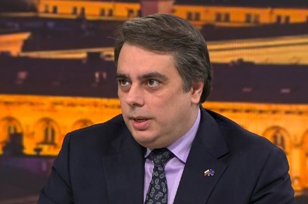Асен Василев: Важното е, че вече няма Луи XIV – един човек да решава всичко