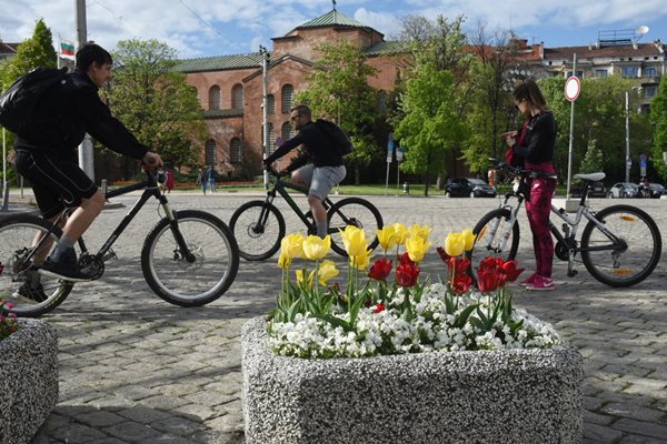 От 14 до 17 ч. ограничено движение от София до Златица заради колоездачно състезание