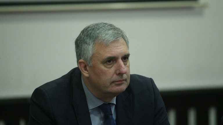 Ивайло Калфин: Основните политически играчи са зад кулисите