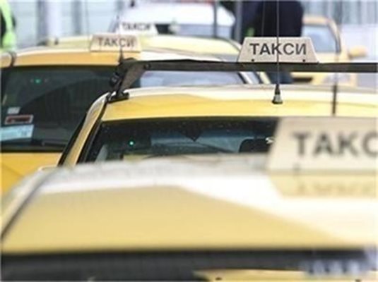 Таксиметров шофьор помогна да предотвратят ало измама за 28 500 лв.