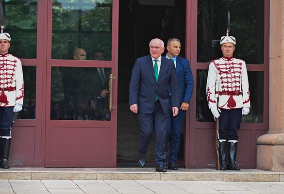 Главчев готов да остане, не е ясно ще сменя ли Калин Стоянов