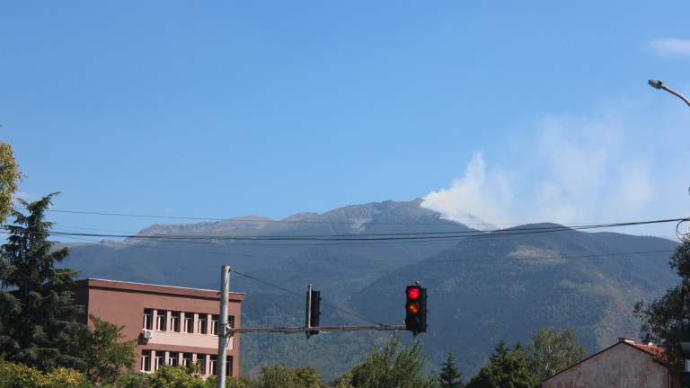 Дупница обяви частично бедствено положение заради пожара в Рила