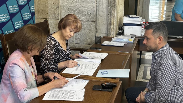 ДПС-Доган все пак се регистрира за изборите – самостоятелно