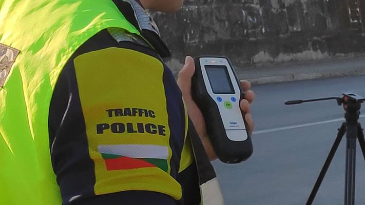 Пиян открадна кола и се блъсна, още двама почерпени катастрофираха в Търновско