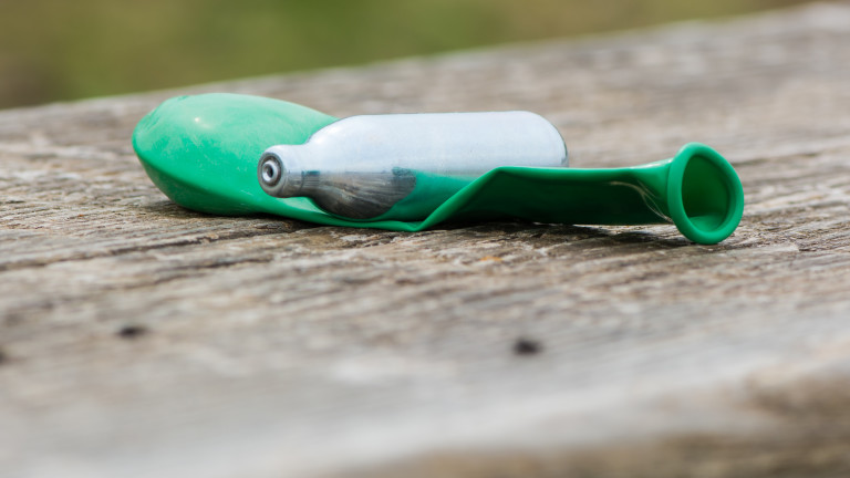 Психолог предупреждава за ръст на зависимите от райски газ