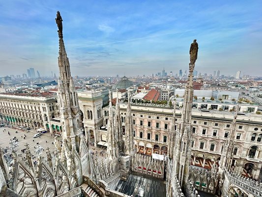 Италия разследва 60 души за незаконно събиране на данни