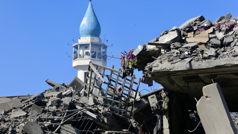 Какви са последиците от израелския удар по банката на „Хизбула“