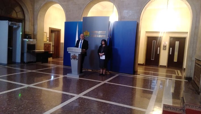 1 млрд. евро от плана са загубени, 2 млрд. – в риск (Обзор, графика)