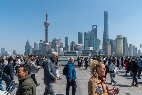 Броят на чуждестранните посетители в петте международни центъра за потребление в Китай се удвои