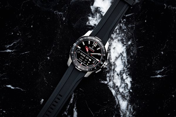 Festina Connected D – технологията среща дизайна на времето
