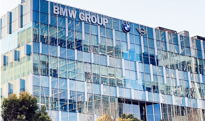 КМГ: BMW стартира 360-градусова стратегия за изкуствен интелект в Китай