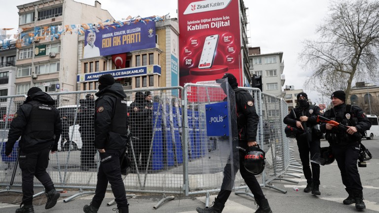 Опозицията избра временен кмет на Истанбул