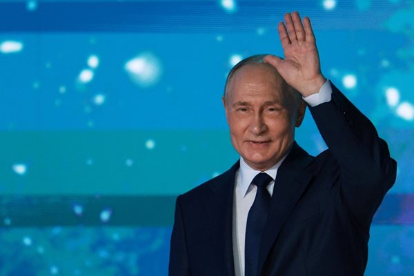 Путин пусна на вода ядрена подводница с хиперзвукови ракети „Циркон“ (Видео)