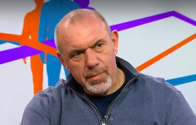 Станимир Въгленов: Забавно е как в един момент България продава на Куба калашници, а СССР я образова