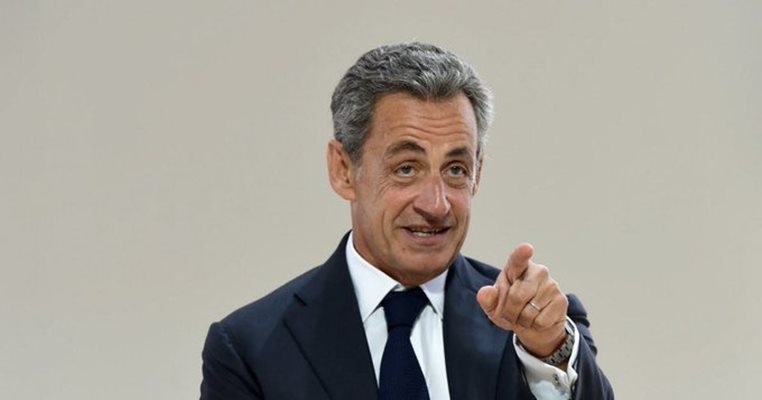 Френската прокуратура поиска 7 г. затвор за Саркози в делото за получаване на пари от Кадафи