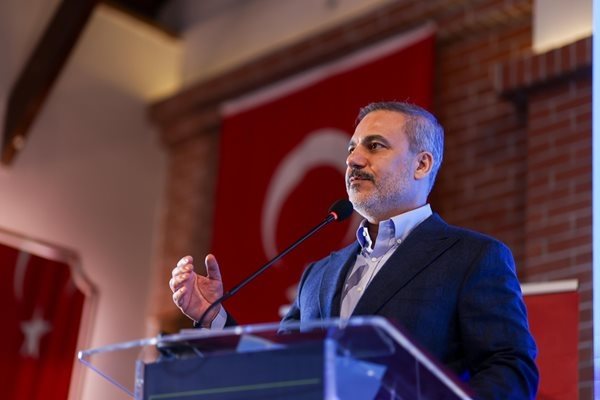 Турският външен министър е на посещение в Украйна