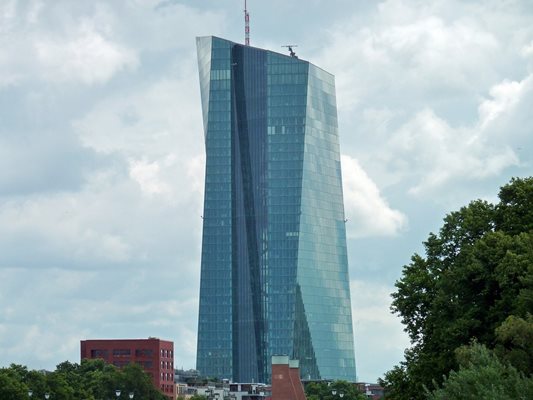 ЕЦБ: Кредитирането в еврозоната остава без промяна през май